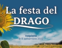 locandina festa del drago - girasole con campagna sullo sfondo