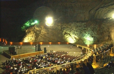 Bando per la ricerca di sponsorizzazioni per il Festival del teatro delle Rocce 2022