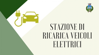 disegno macchina elettrica con presa, logo comune di gavorrano, scritta stazione di ricarica auto elettriche